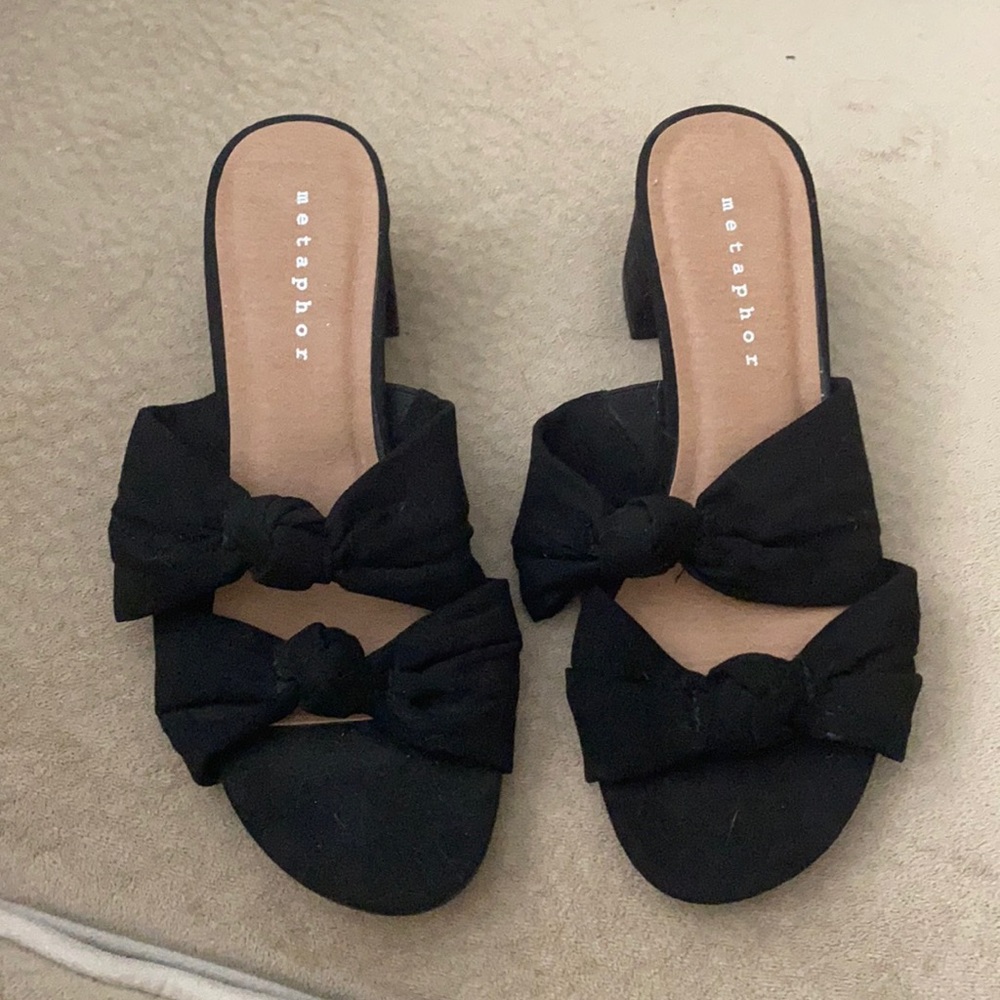 Brand new never worn, very cute with bows